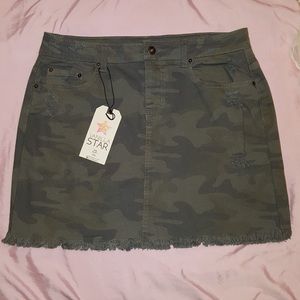 NWT Mini Camo Skirt size 11